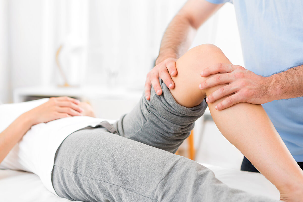 sieviete saņem veselības pakalpojumus